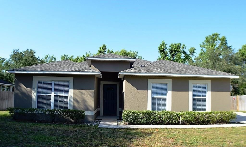 Photo of 1017 Tawny Eagle Drive, Groveland, FL 34736 (MLS # G5111924)
