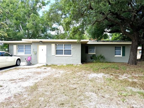 Photo of 1405 Avenue H SW, Winter Haven, FL 33880 (MLS # O6403332)