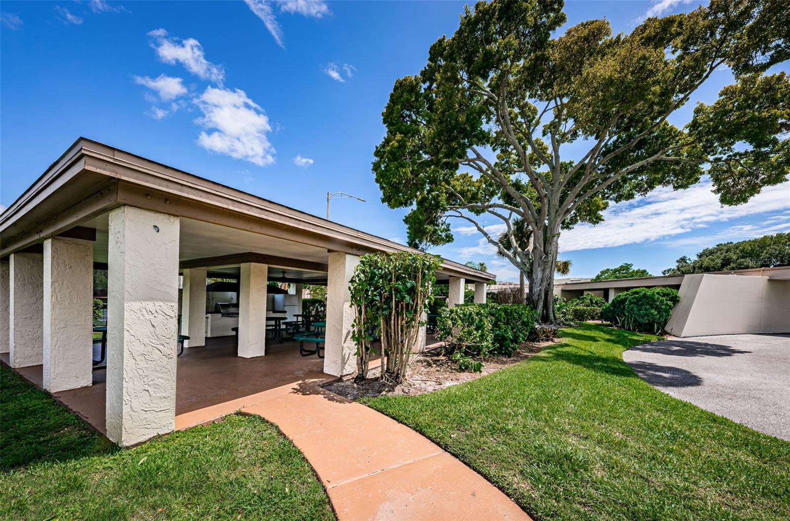 FIVE TOWNS OF ST PETE - Residential