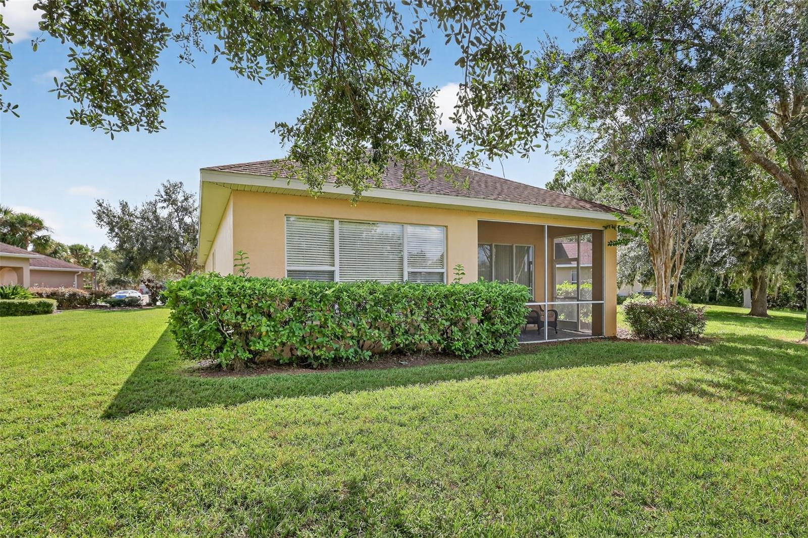 TAMPA PALMS - Residential
