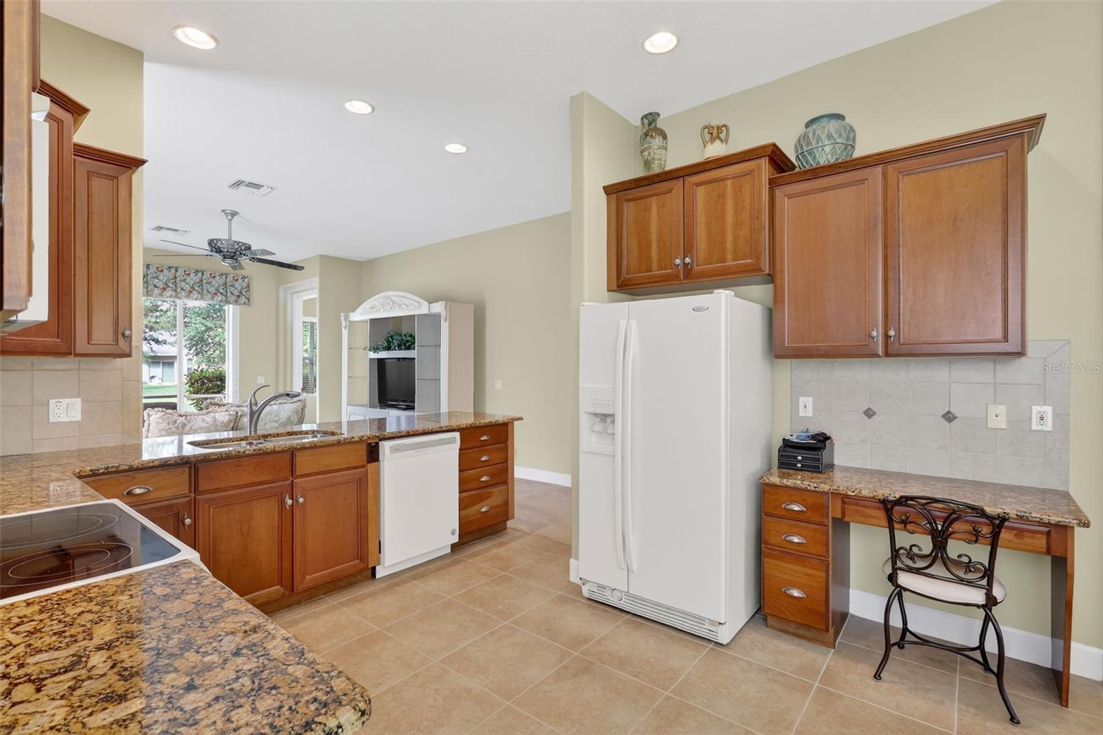 TAMPA PALMS - Residential