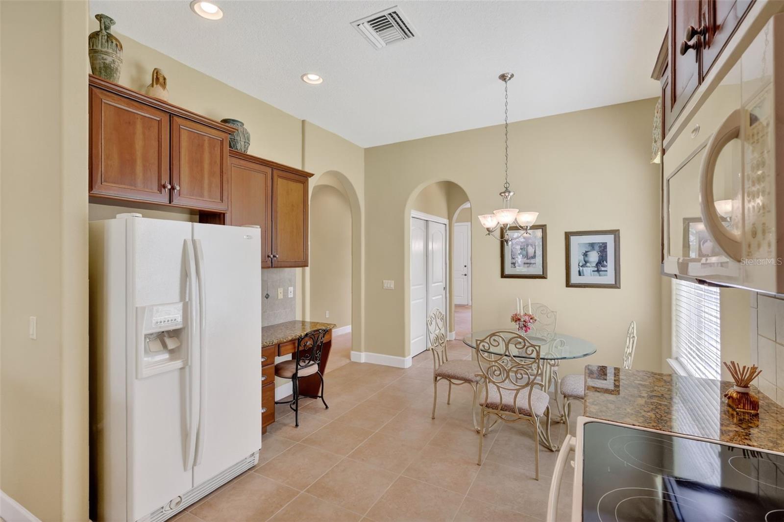 TAMPA PALMS - Residential