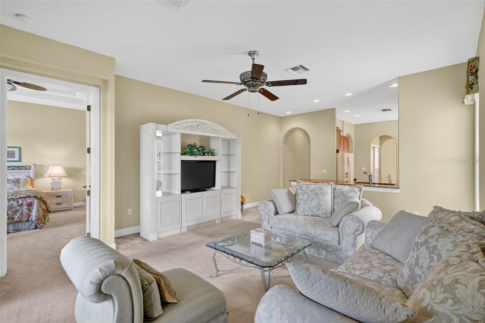 TAMPA PALMS - Residential