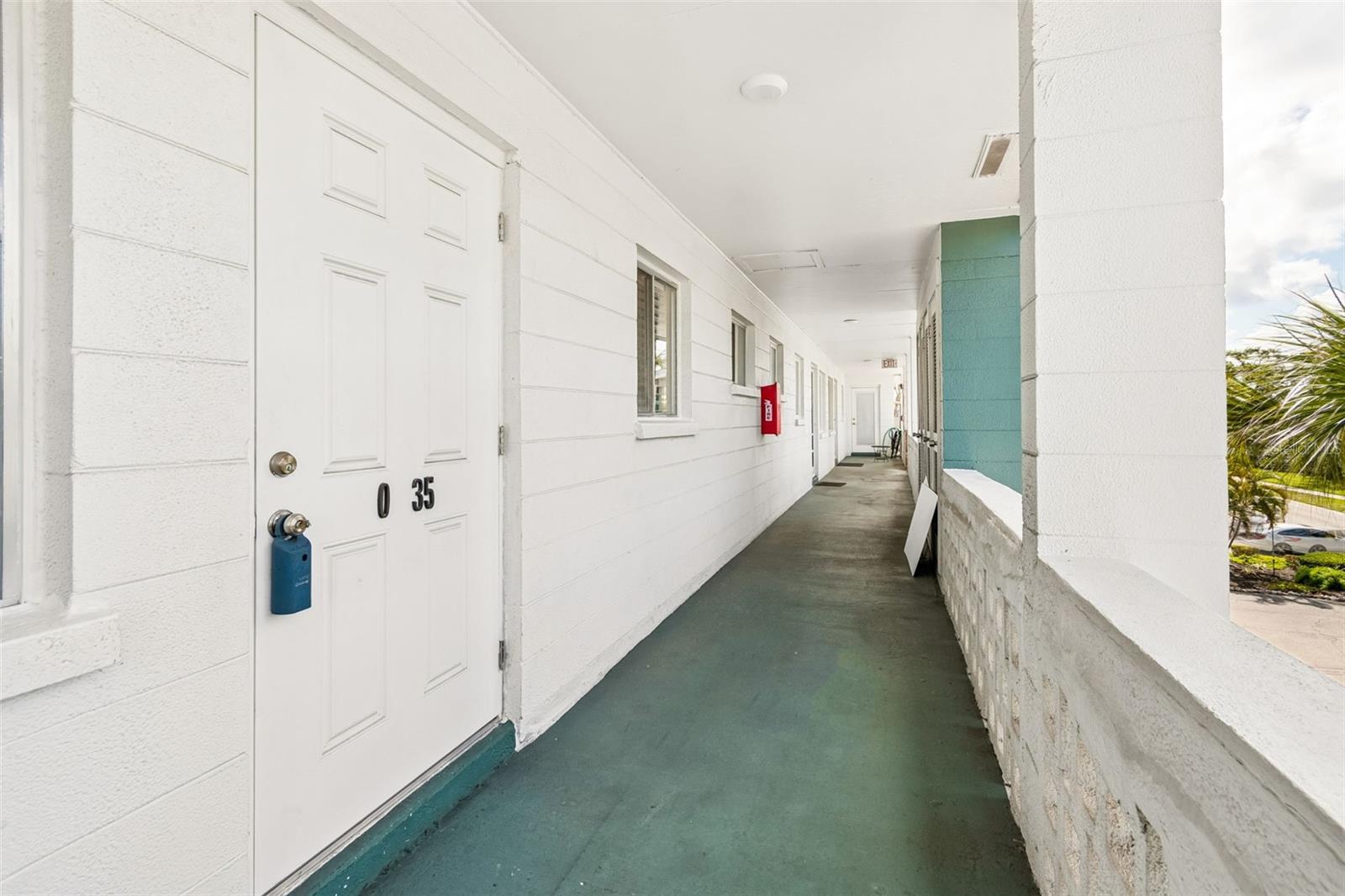 1837 FLAMINGO BOULEVARD O35