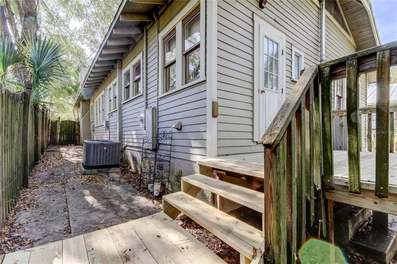 1004 E CRENSHAW STREET