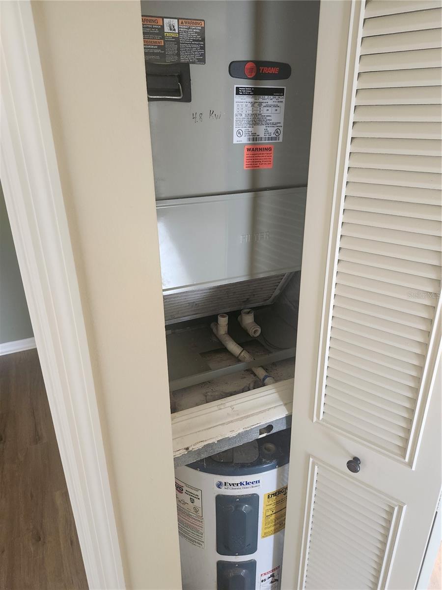 PINE RIDGE AT SUGAR CREEK - Residential