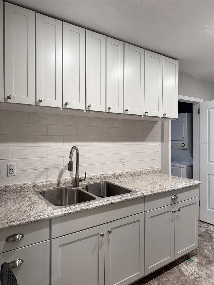 DIXIELAND REV - Residential