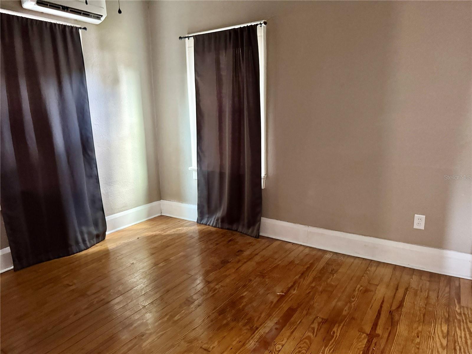 DIXIELAND REV - Residential