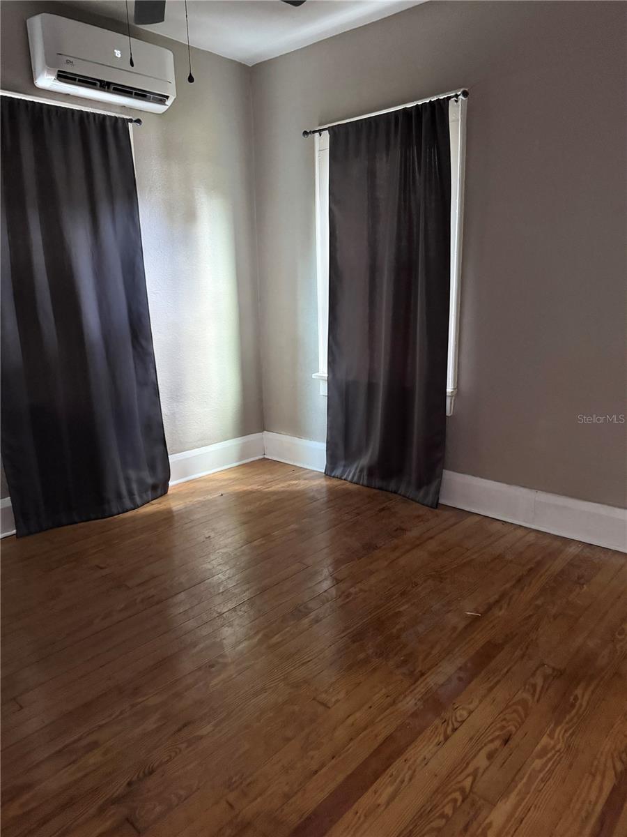 DIXIELAND REV - Residential