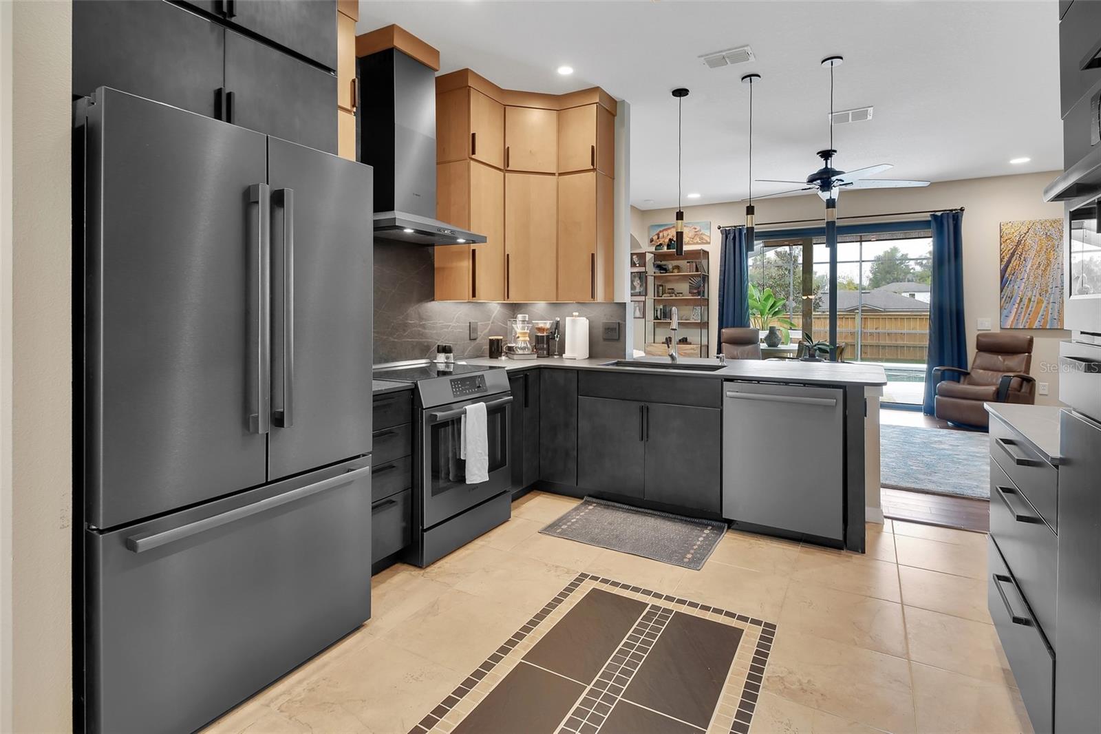 404 COUNTRY VIEW CIRCLE