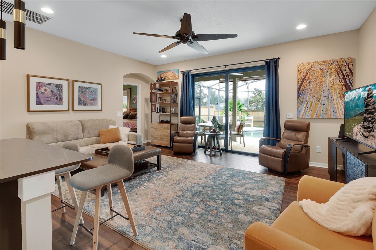 404 COUNTRY VIEW CIRCLE