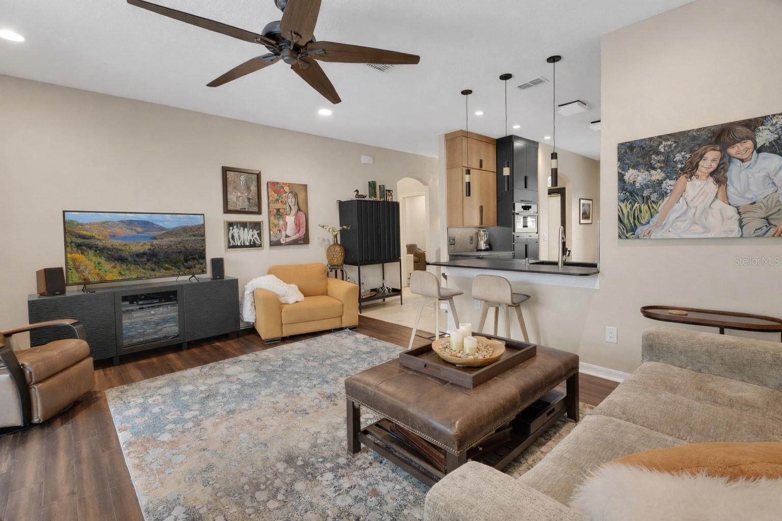 404 COUNTRY VIEW CIRCLE