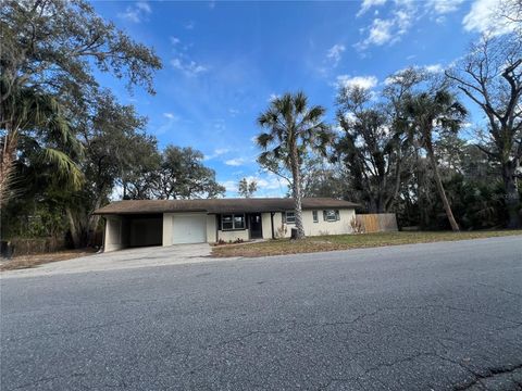 Photo of 935 NE 5th Terrace, Crystal River, FL 34428 (MLS # W7883396)