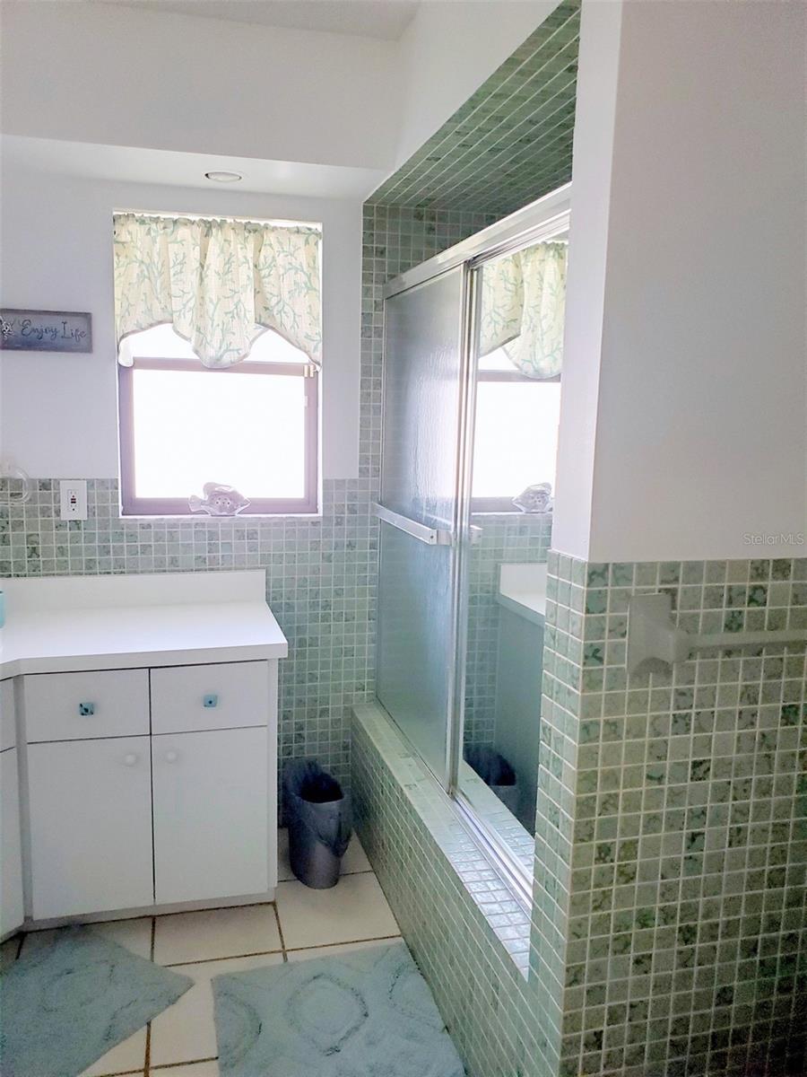 PINE LAKES - Residential Lease