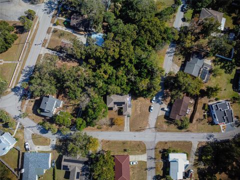 A home in EUSTIS