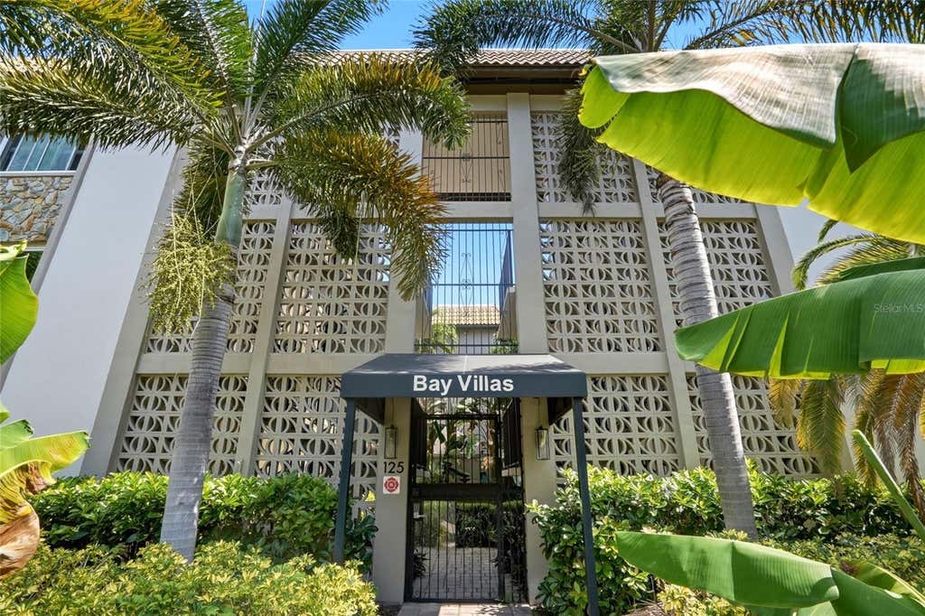 Photo of 125 5th Avenue NE #210, St Petersburg, FL 33701 (MLS # TB8531526)