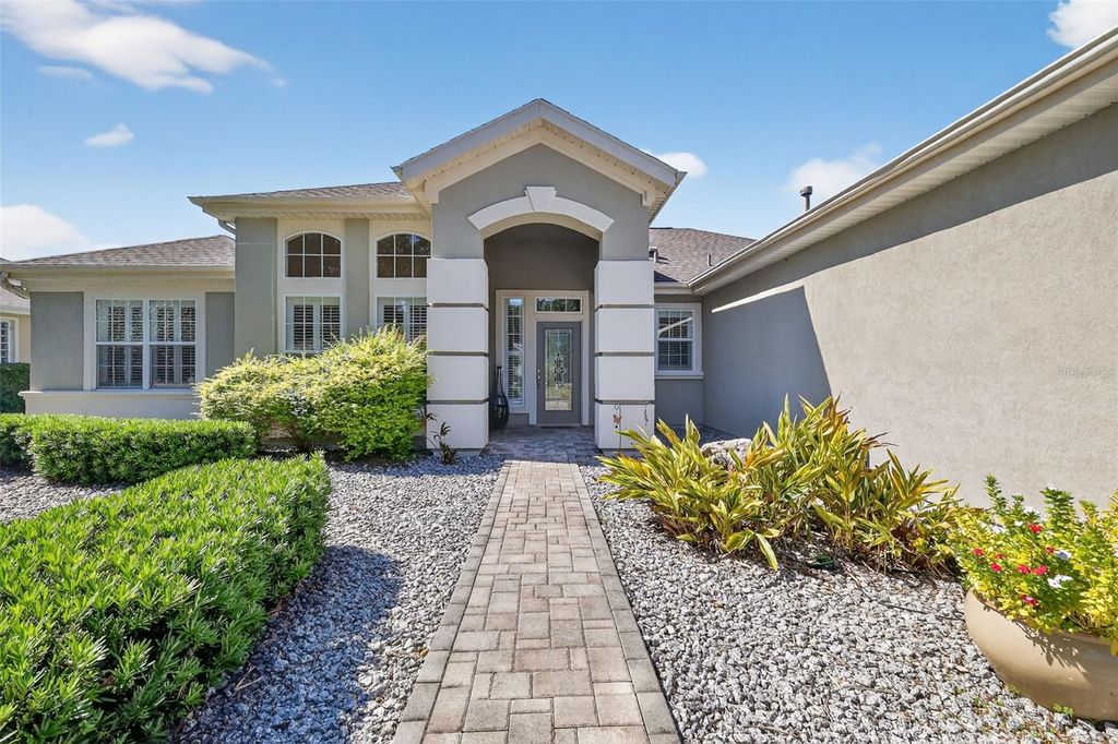 Photo of 13536 SE 97th Terrace Road, Summerfield, FL 34491 (MLS # OM712132)