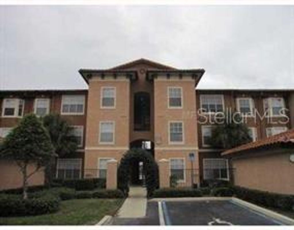 Photo of 5542 Metrowest Boulevard #106, Orlando, FL 32811 (MLS # S5148914)