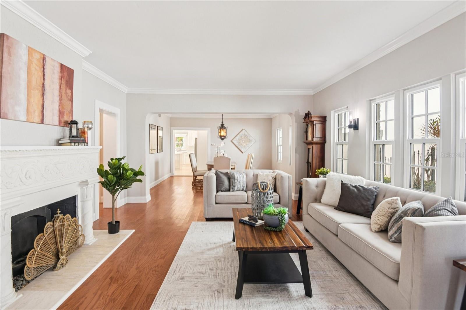 104 PALMERA BOULEVARD NE