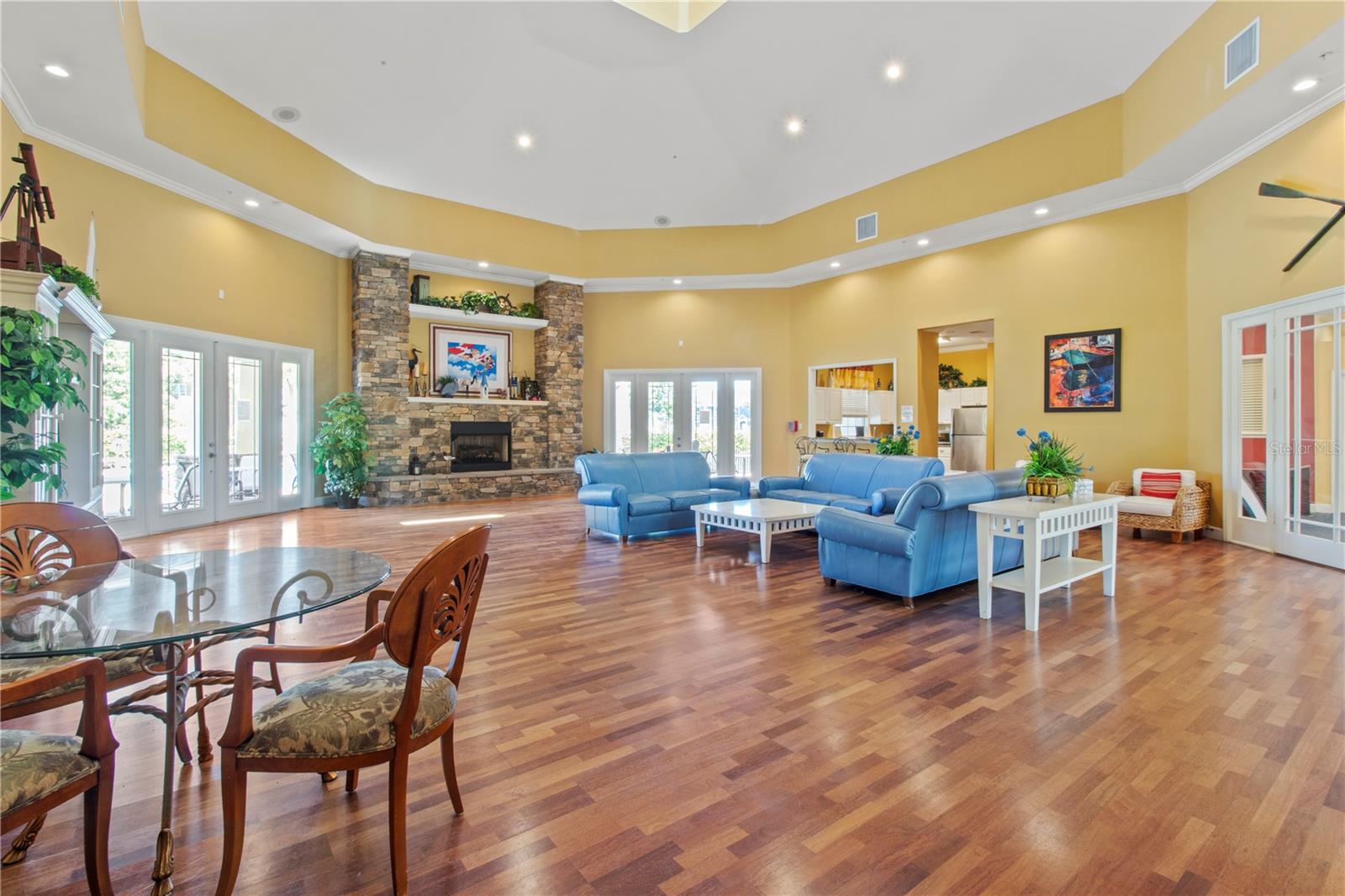 ADMIRALS WALK - Residential Lease