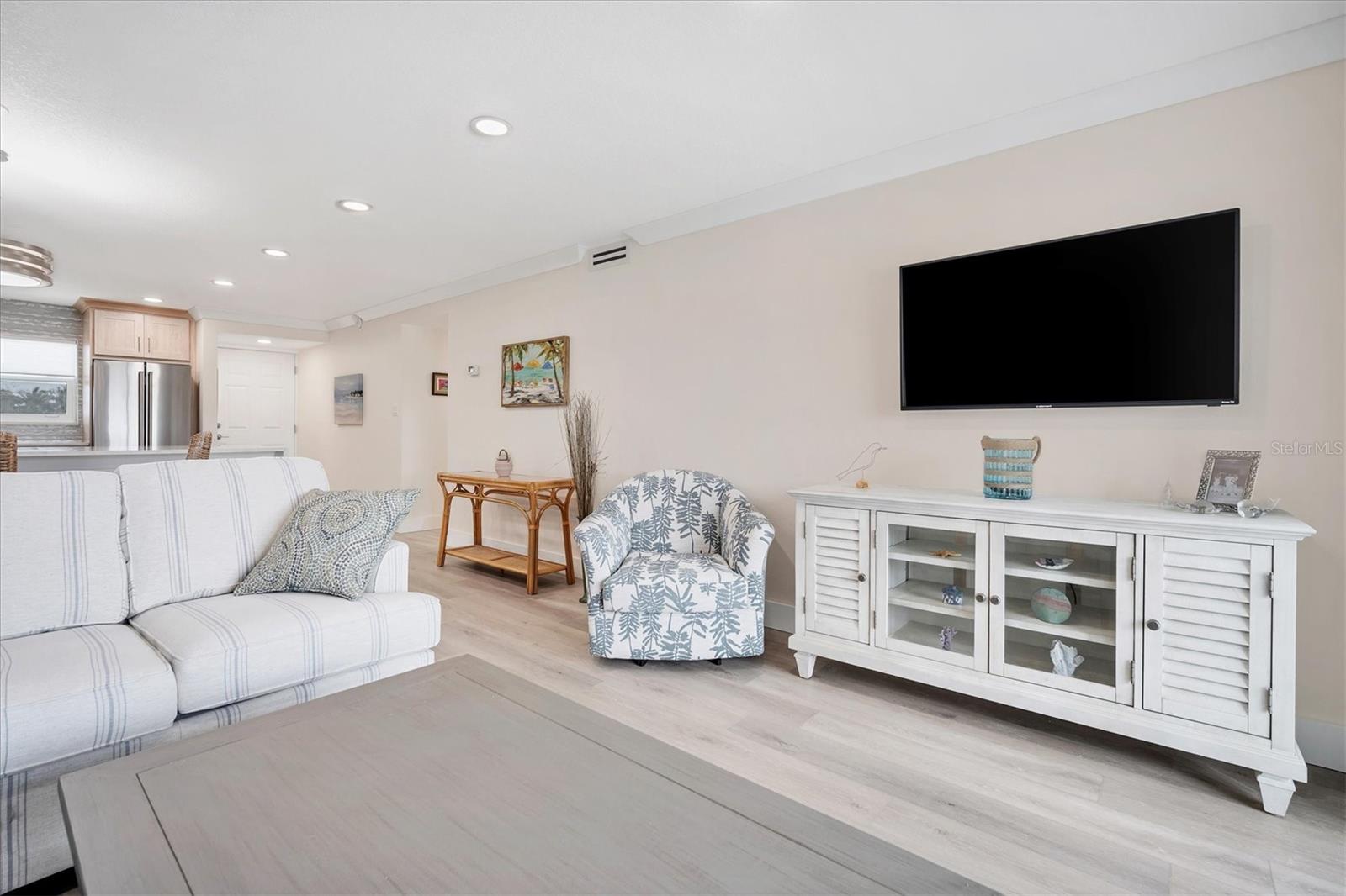 POINTE ON MIDNIGHT PASS - Residential Lease