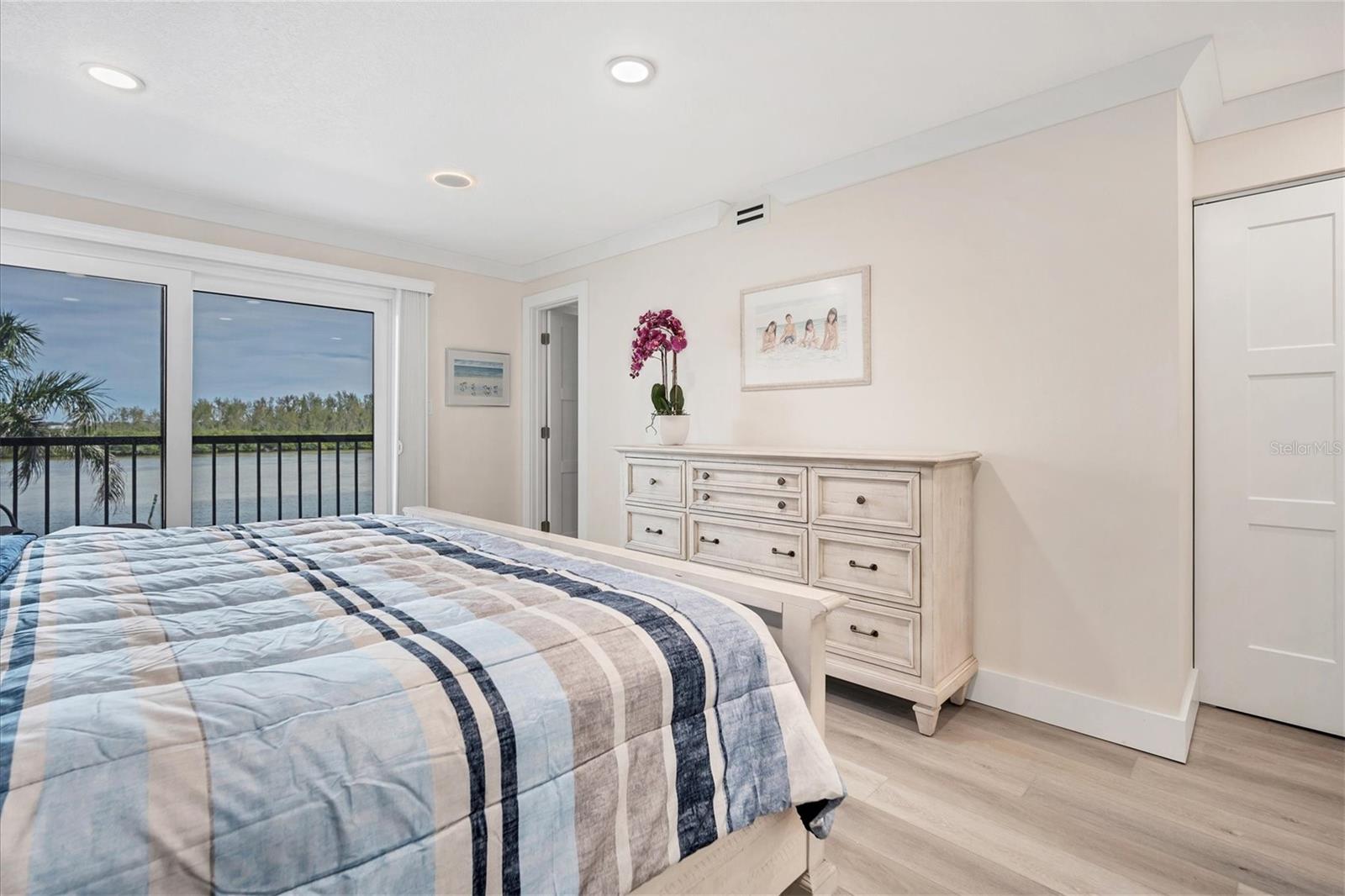 POINTE ON MIDNIGHT PASS - Residential Lease
