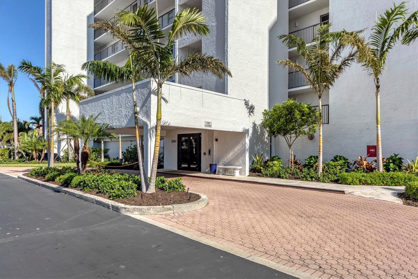 POINTE ON MIDNIGHT PASS - Residential Lease