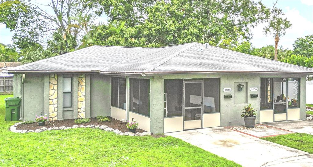 Photo of 1406 27th Street W, Bradenton, FL 34205 (MLS # A4662481)