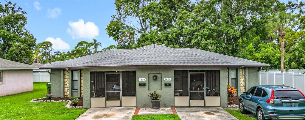 Photo of 1406 27th Street W, Bradenton, FL 34205 (MLS # A4662481)