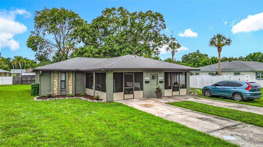 Photo of 1406 27th Street W, Bradenton, FL 34205 (MLS # A4662481)