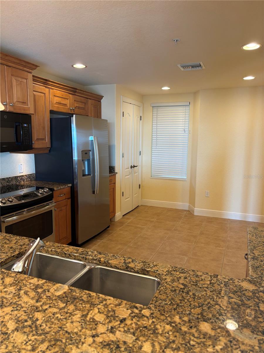 THE PALMS AT RIVIERA DUNES PH I - Residential Lease