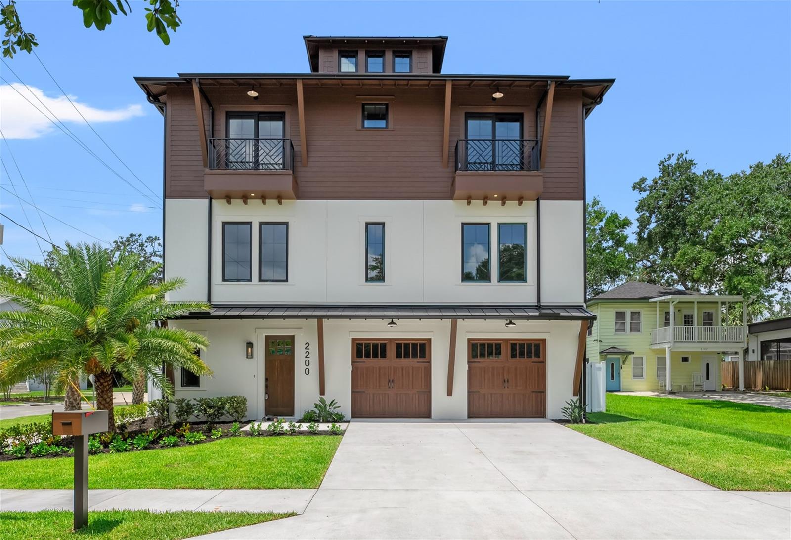 2200 N GLENWOOD DRIVE