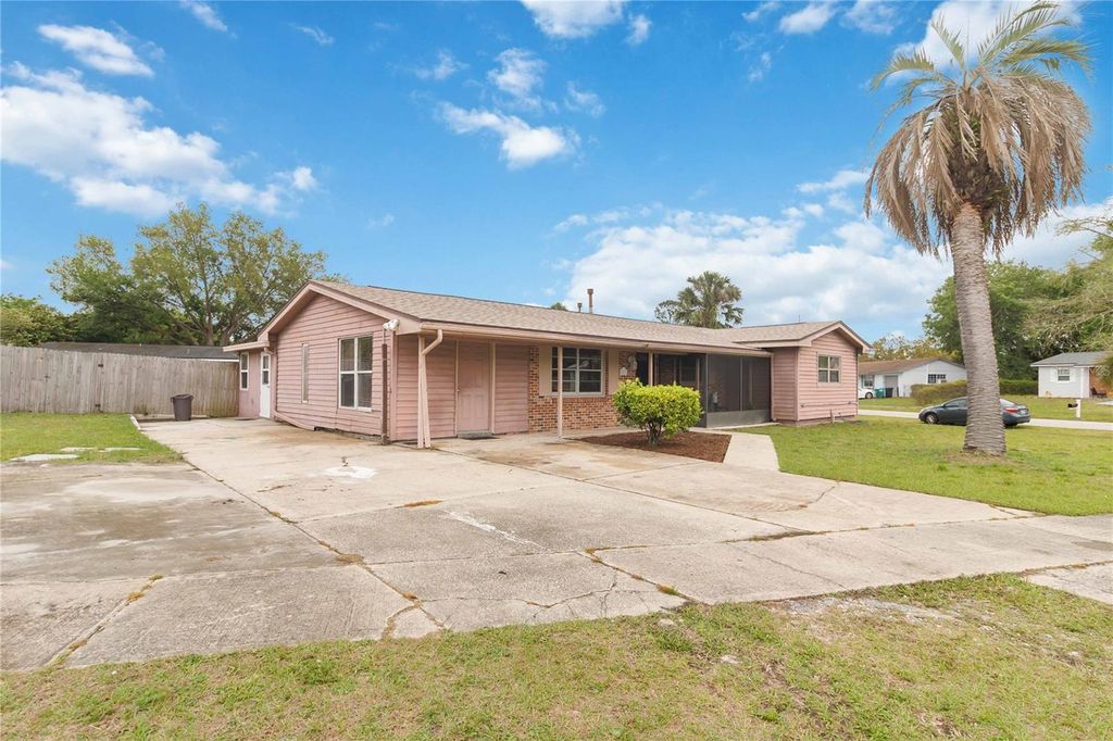 Photo of 2601 Kimberly Drive, Deltona, FL 32738 (MLS # O6397415)