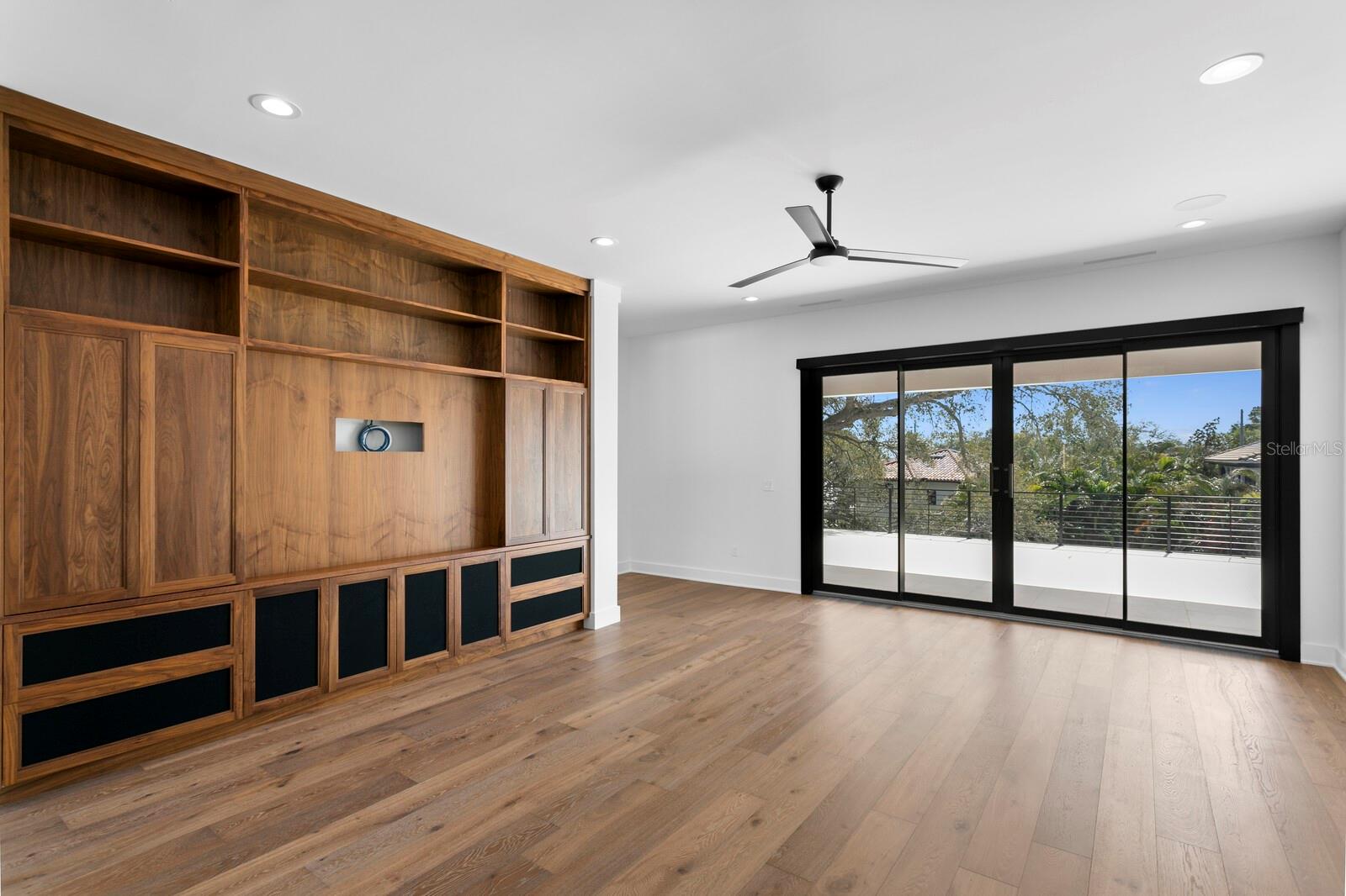SNELL ISLE BRIGHTBAY - Residential