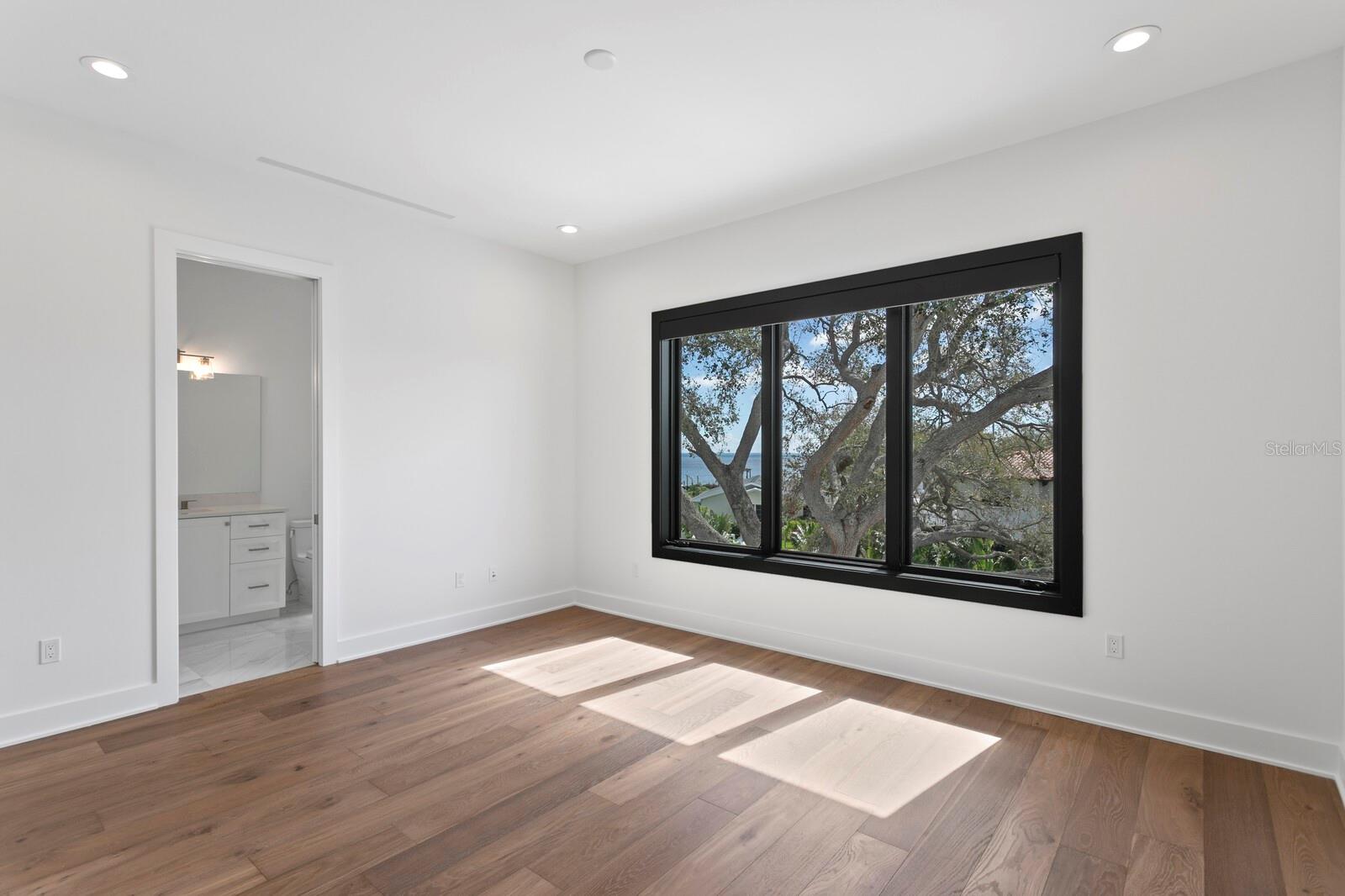 SNELL ISLE BRIGHTBAY - Residential