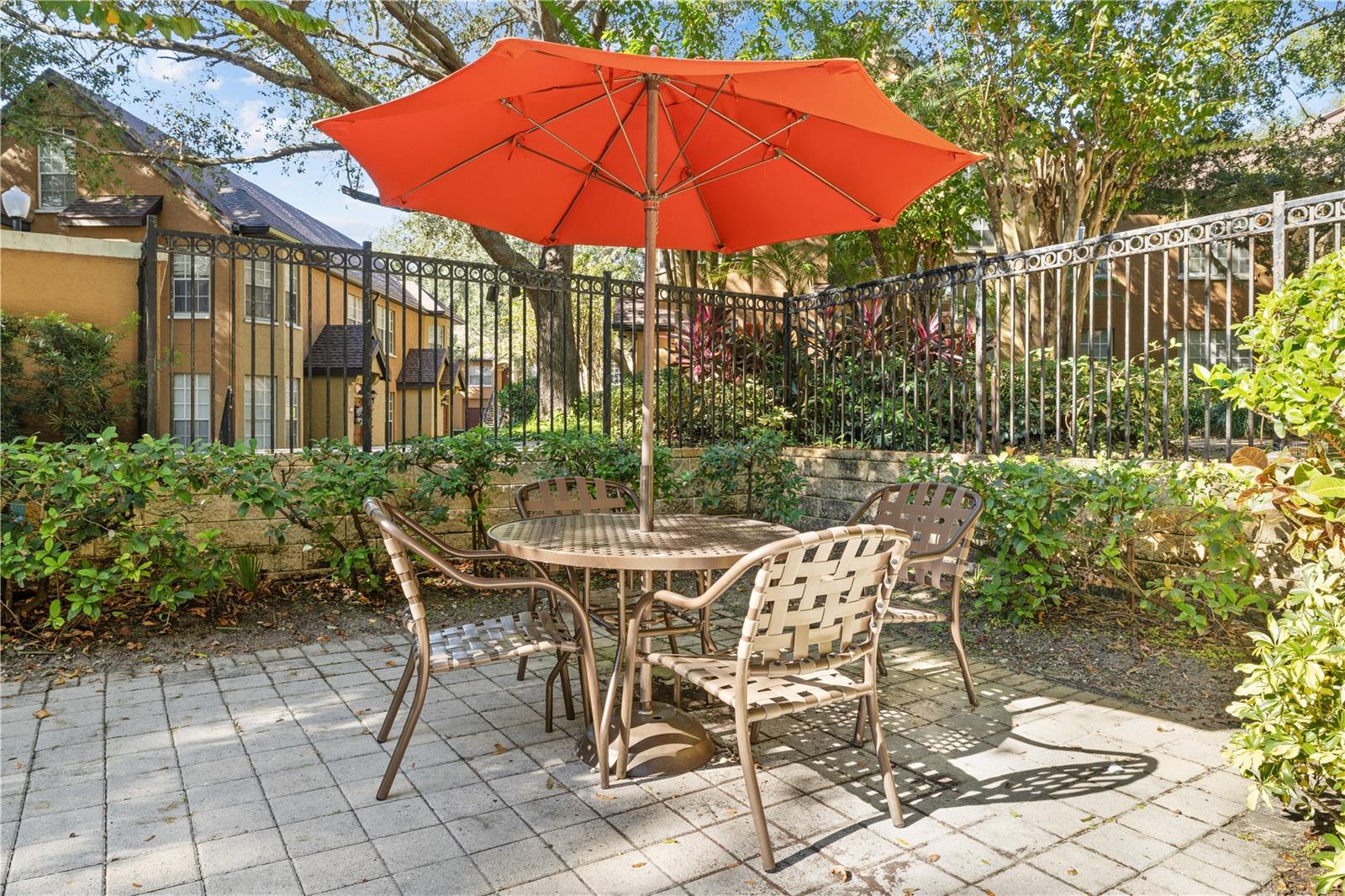 AZUR/METROWEST - Residential