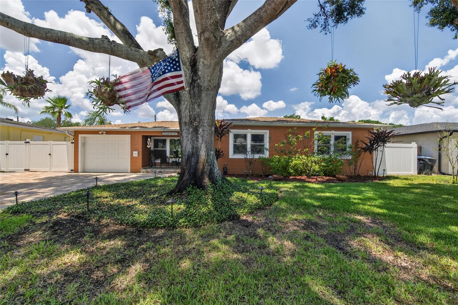 SIRMONS ESTATES - Residential