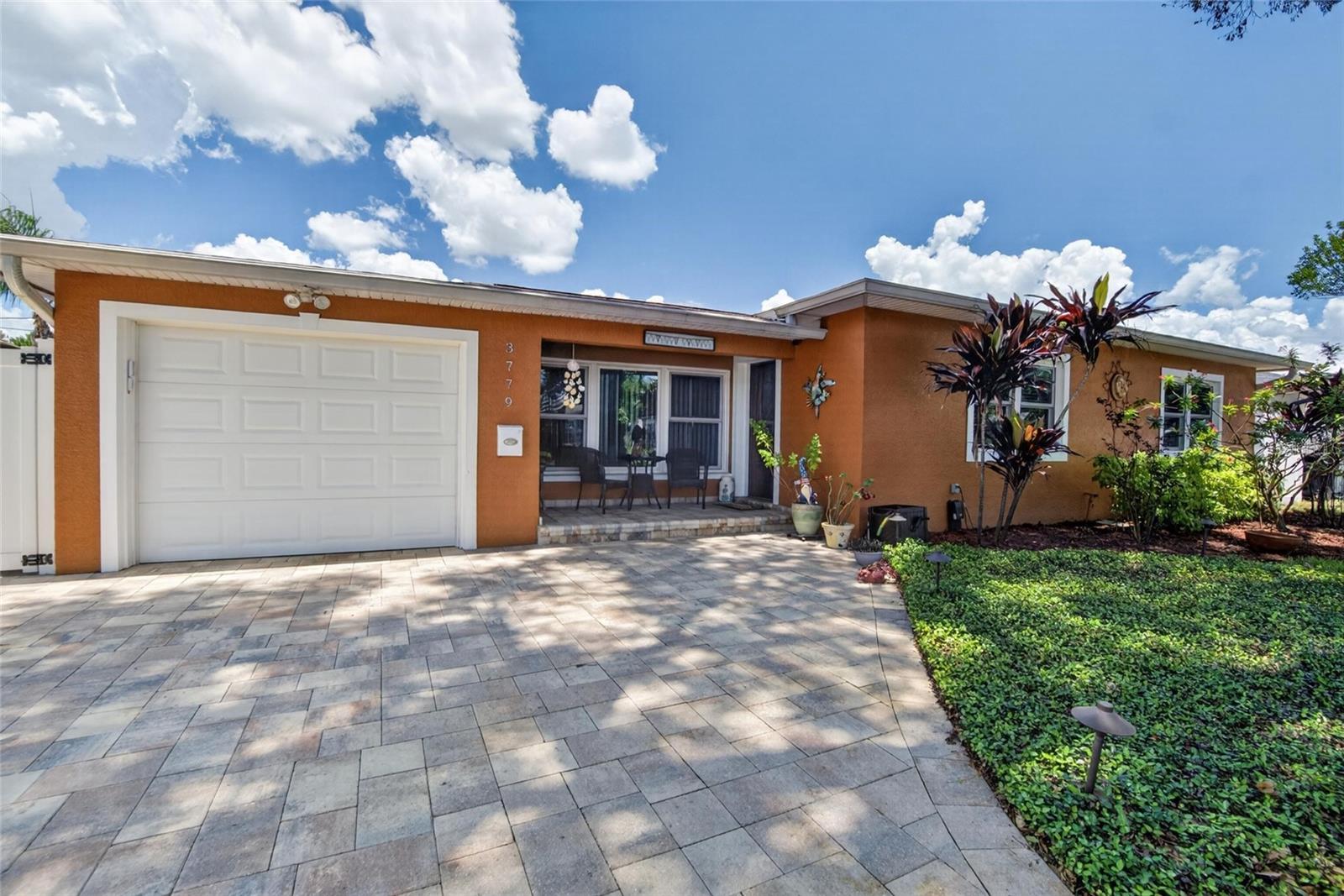 SIRMONS ESTATES - Residential