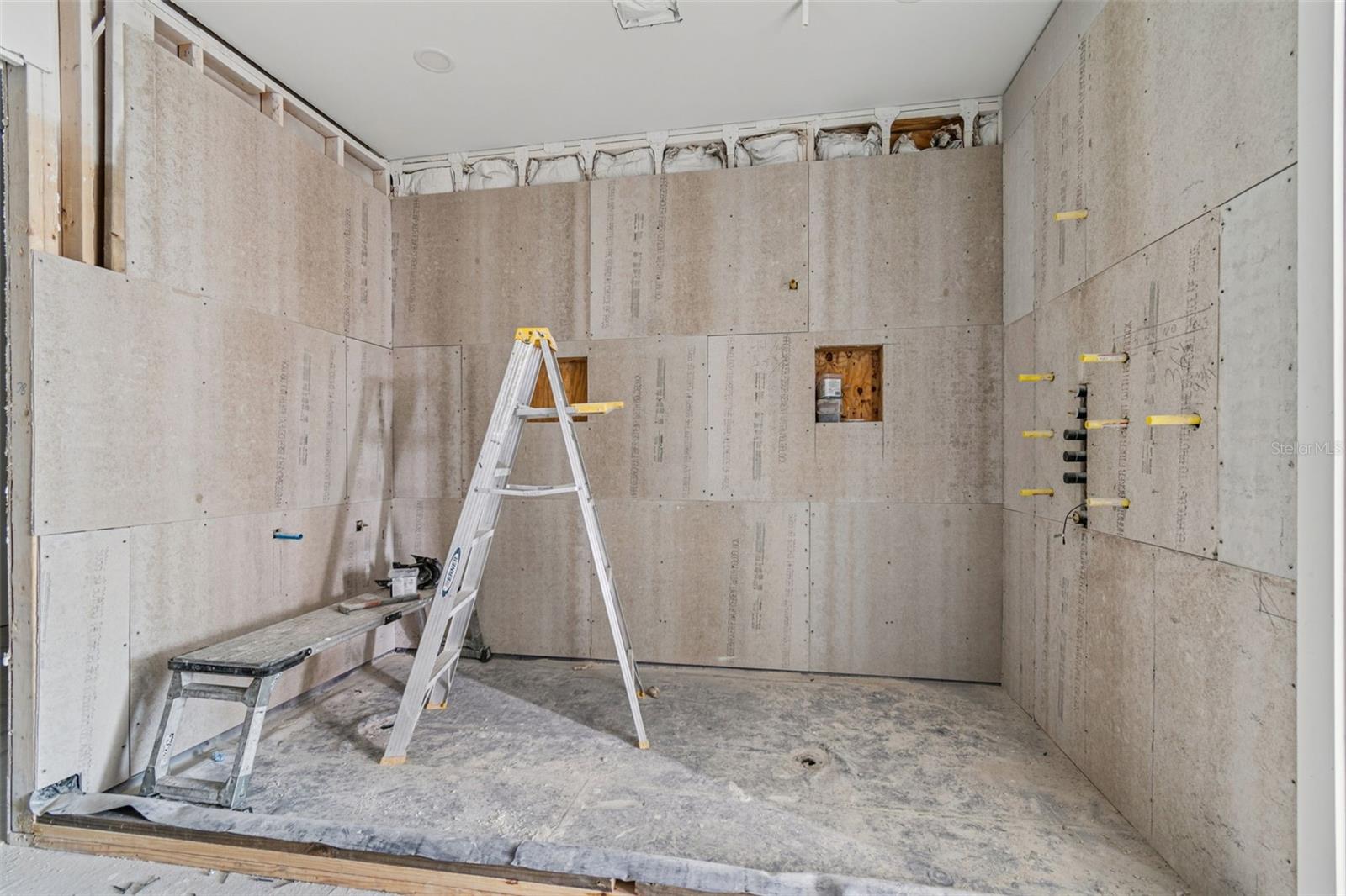 WEST SHORE CREST - Residential