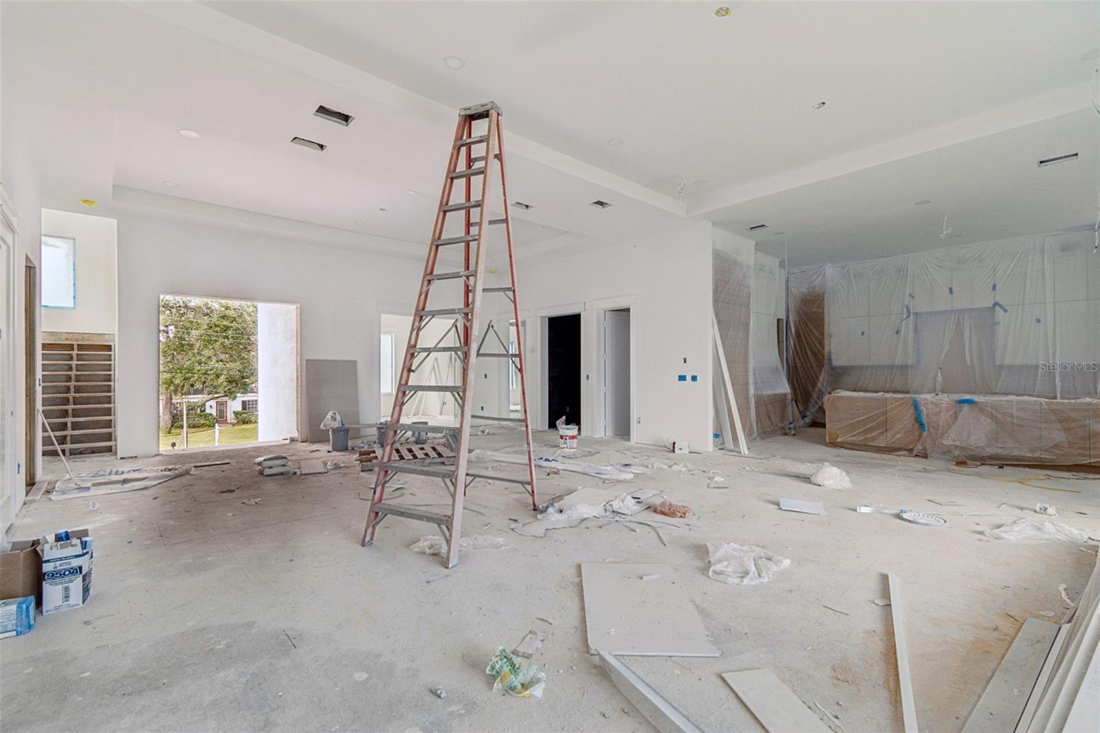 211 S OCCIDENT STREET