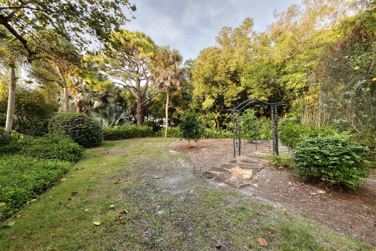 SIESTA HAMMOCK - Residential