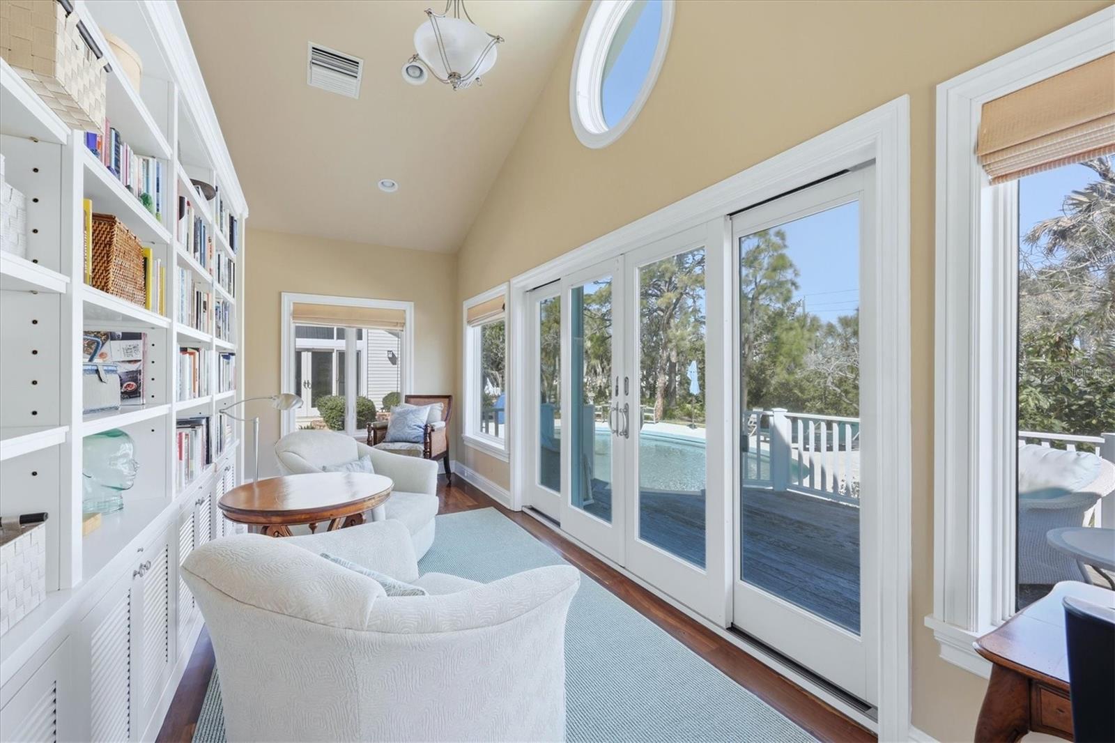 SIESTA HAMMOCK - Residential