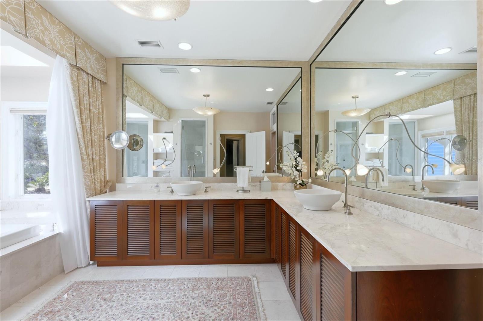 SIESTA HAMMOCK - Residential