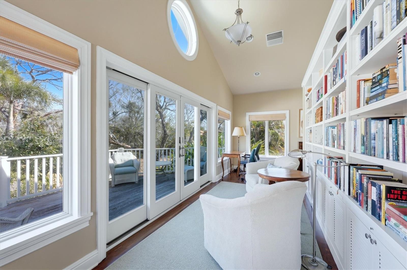 SIESTA HAMMOCK - Residential