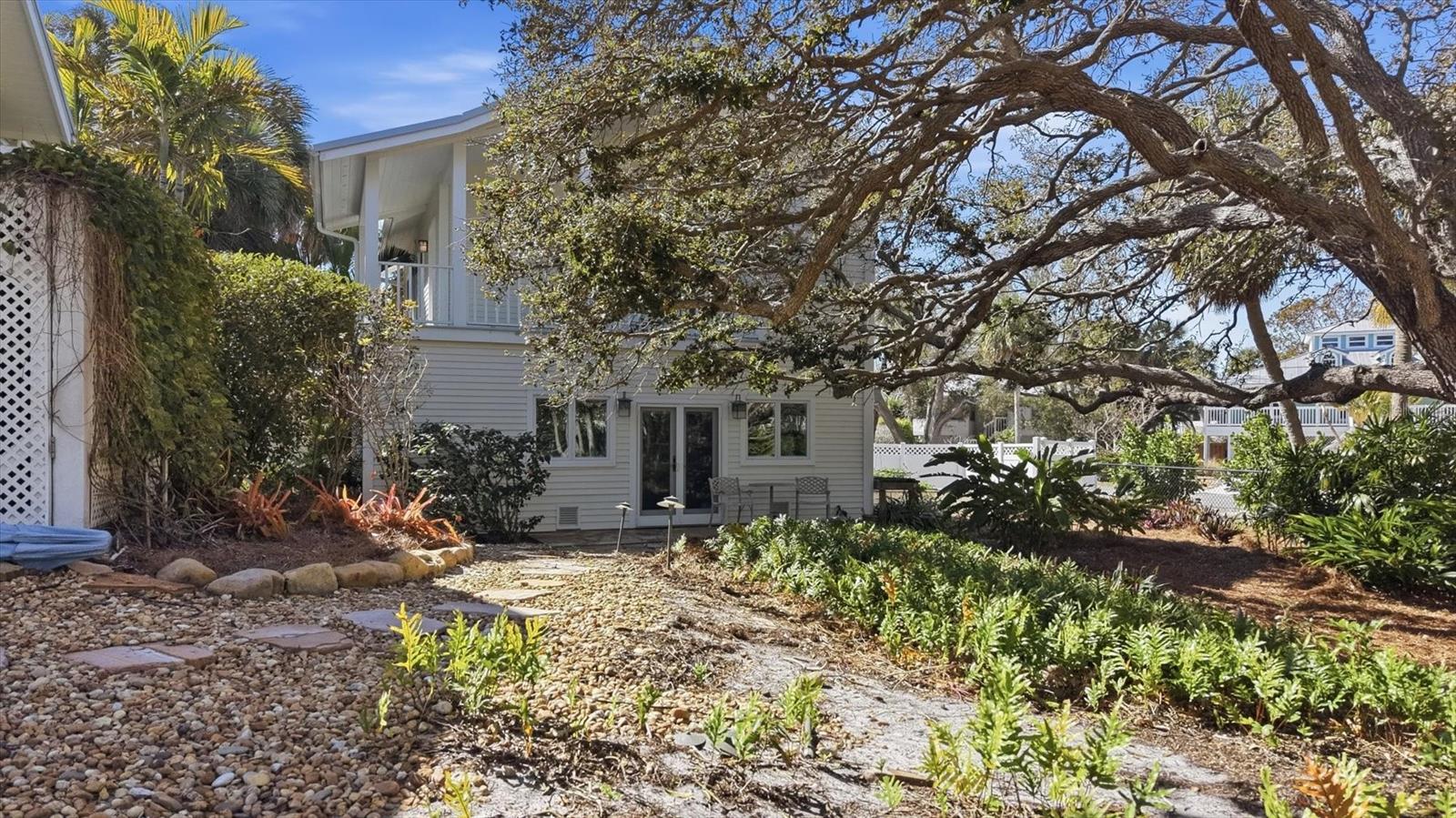 SIESTA HAMMOCK - Residential