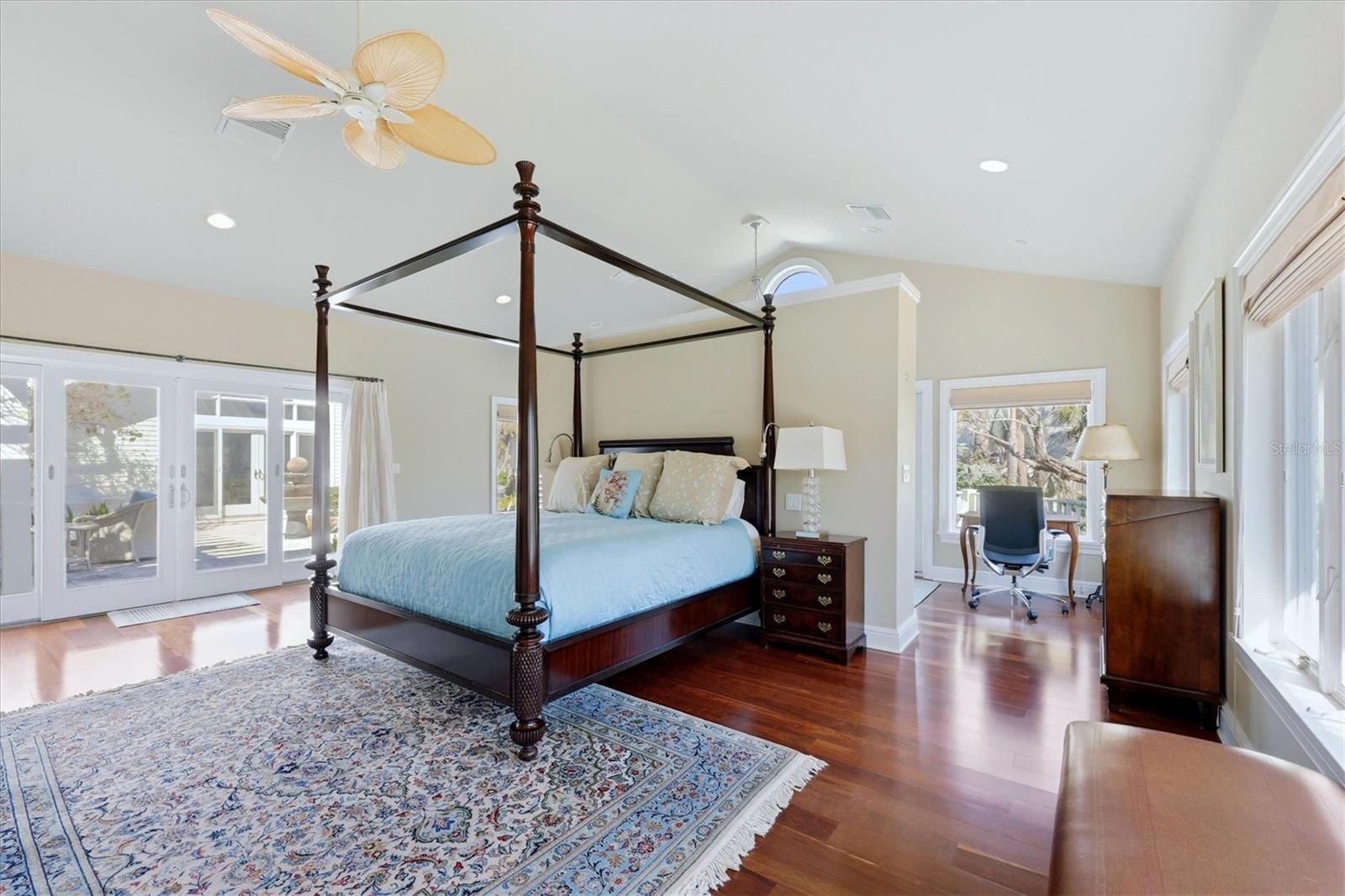 SIESTA HAMMOCK - Residential