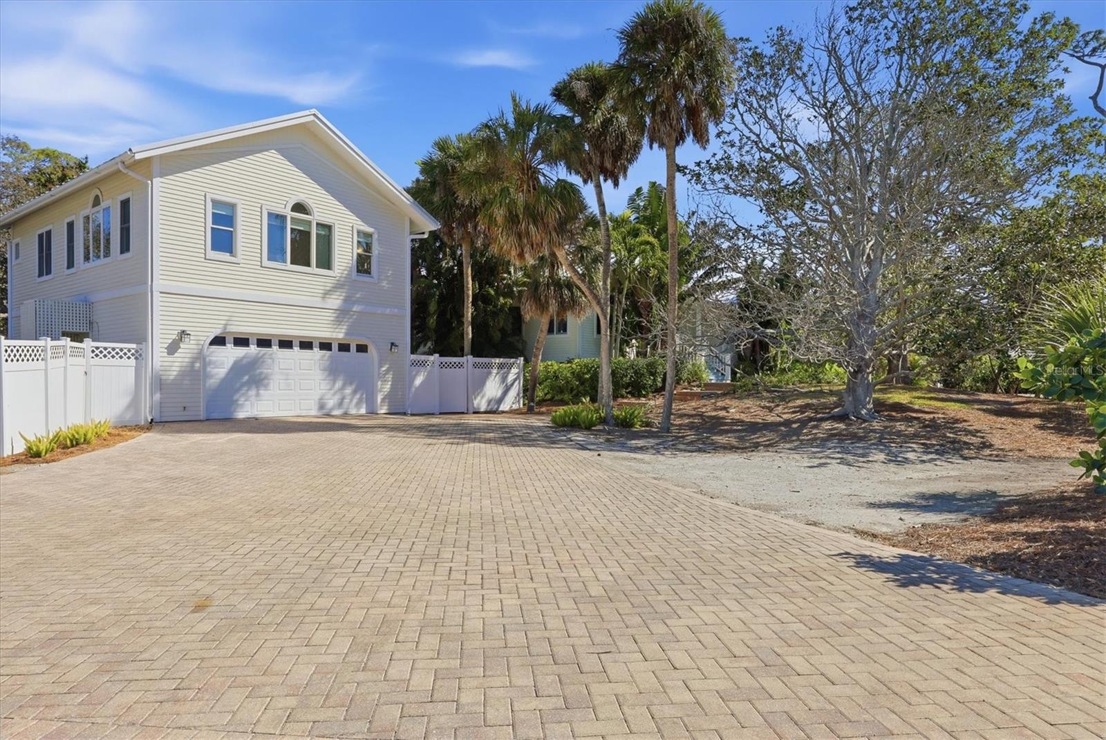 SIESTA HAMMOCK - Residential