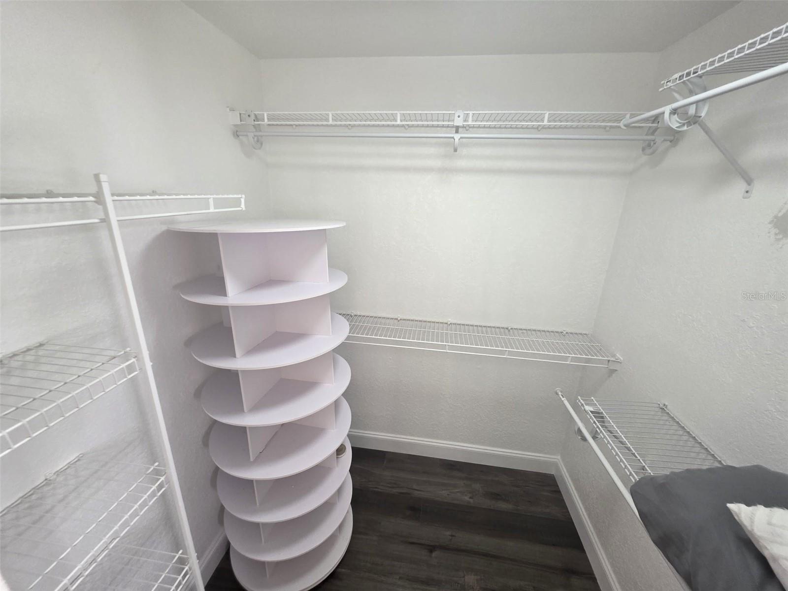 ENCLAVE PH 02 - Residential