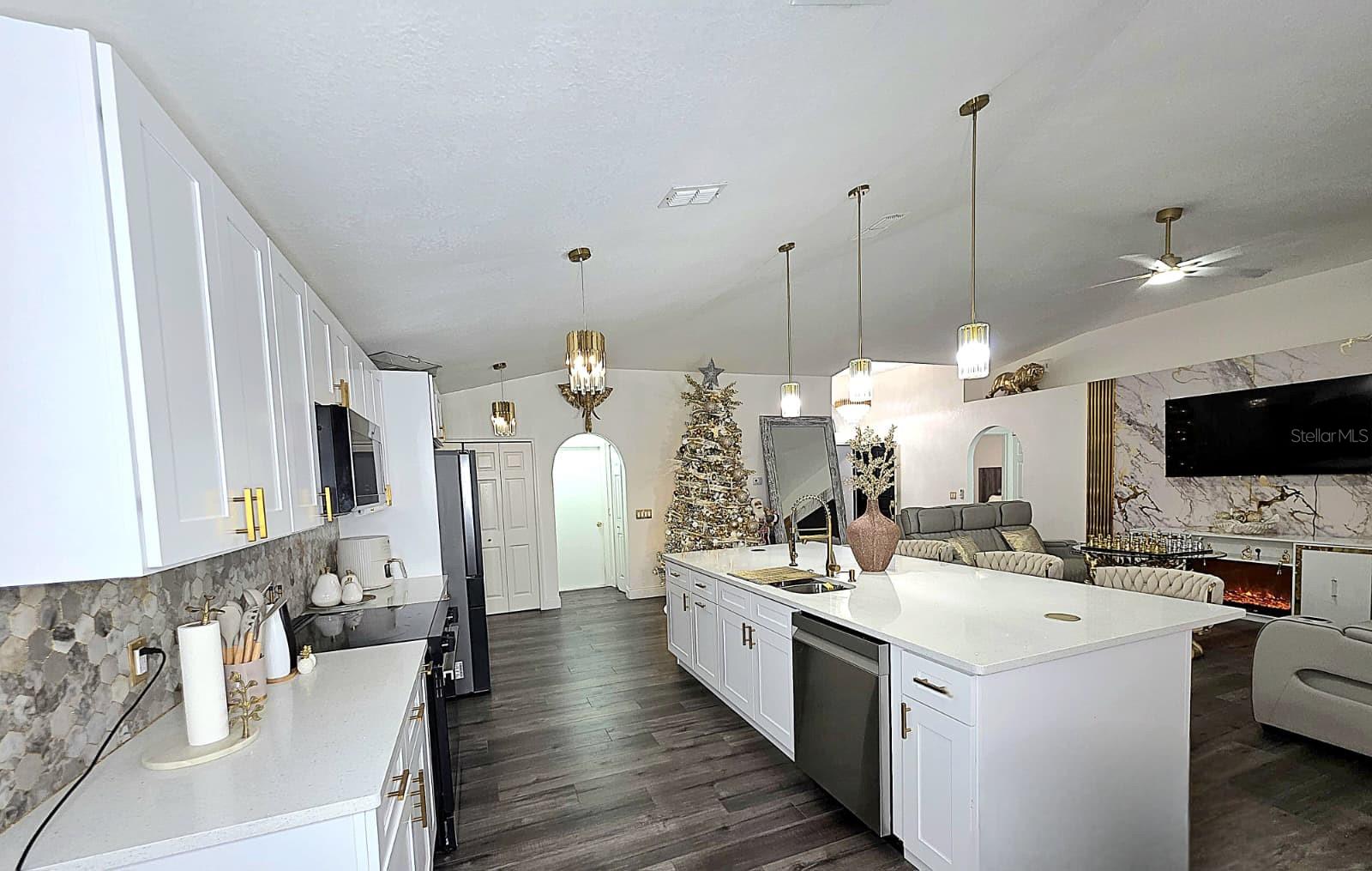 ENCLAVE PH 02 - Residential