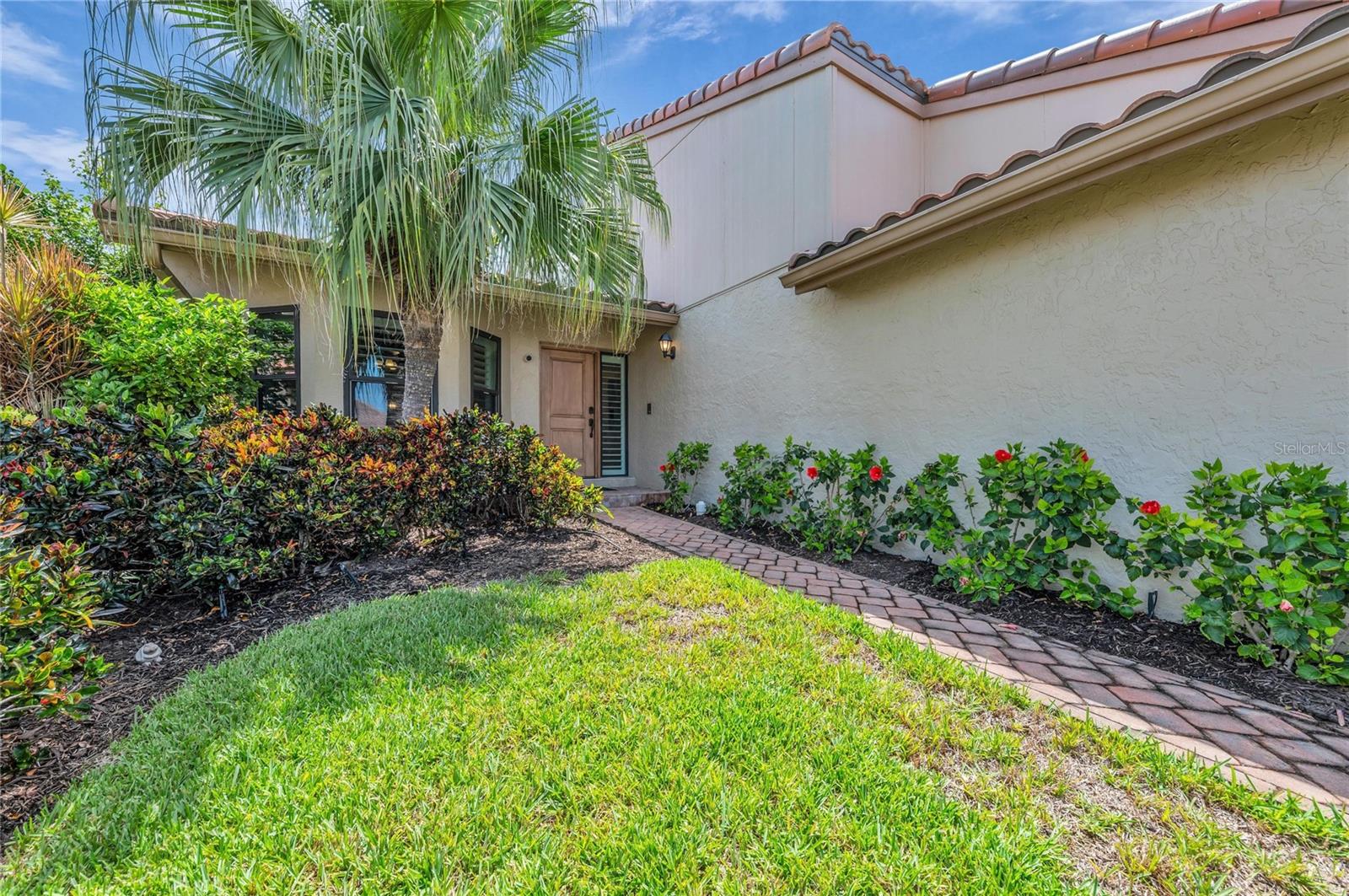 2350 HARBOUR OAKS DRIVE